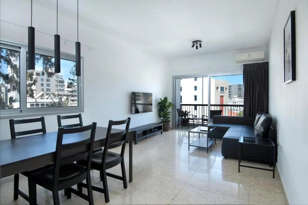 Urban Condo 12 - 2 Bdr