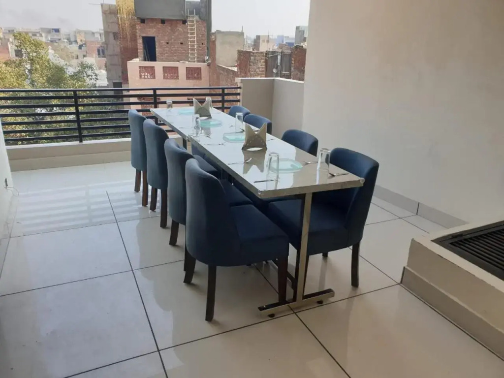 Hotel Malhotra inn 50 Meter from Golden Temple