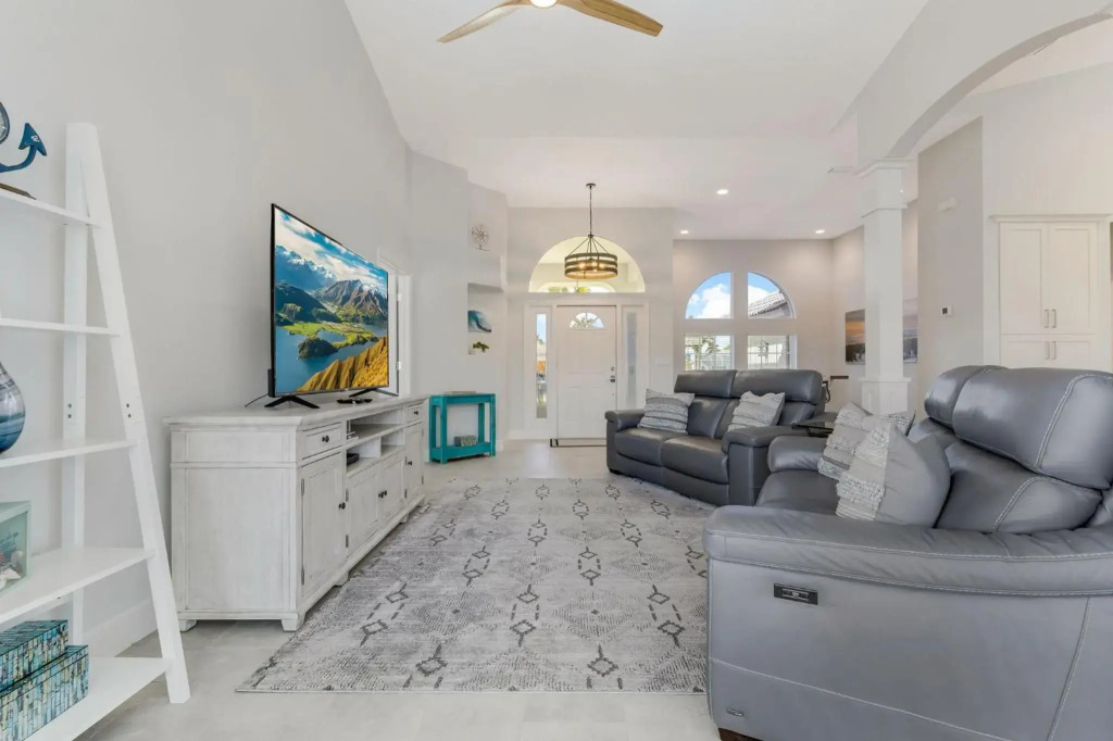STUNNING Gulf Access Villa with Heated Pool - Villa Southern Paradise - Roelens Vacations