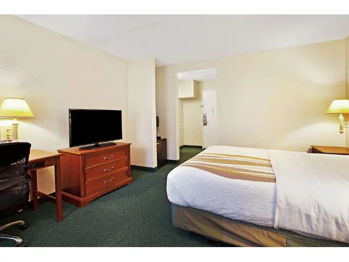 La Quinta Inn by Wyndham Detroit Canton