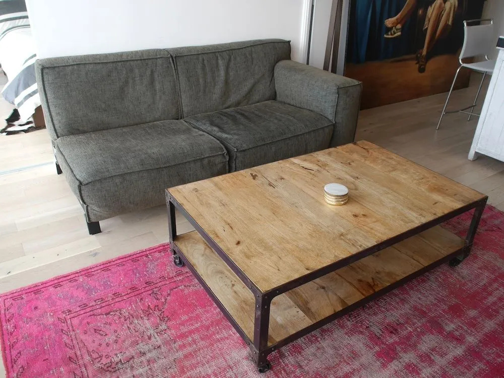 Luxury 2BR Condo in Popular Queen West