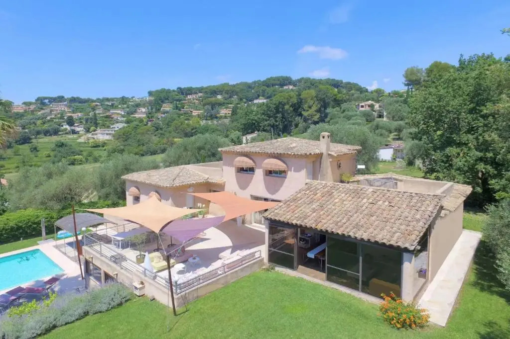 Serene Luxurious Hillside Villa Near Cannes