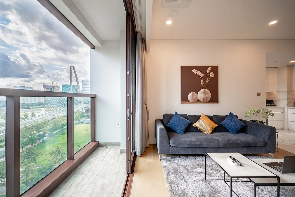 Prime Riverside Metropole by DiStay