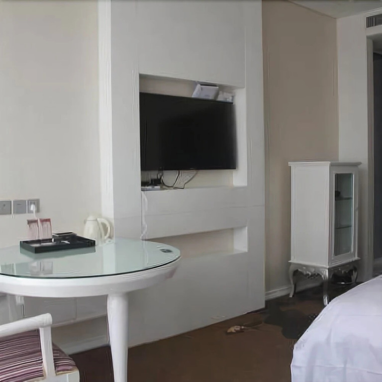 Crystal International Hotel