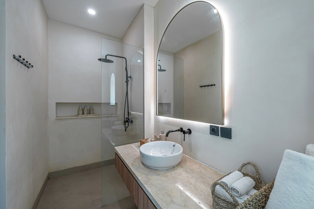 Altara Villa Umalas - Stylish 4BR Villa with Patio & Balcony in Umalas