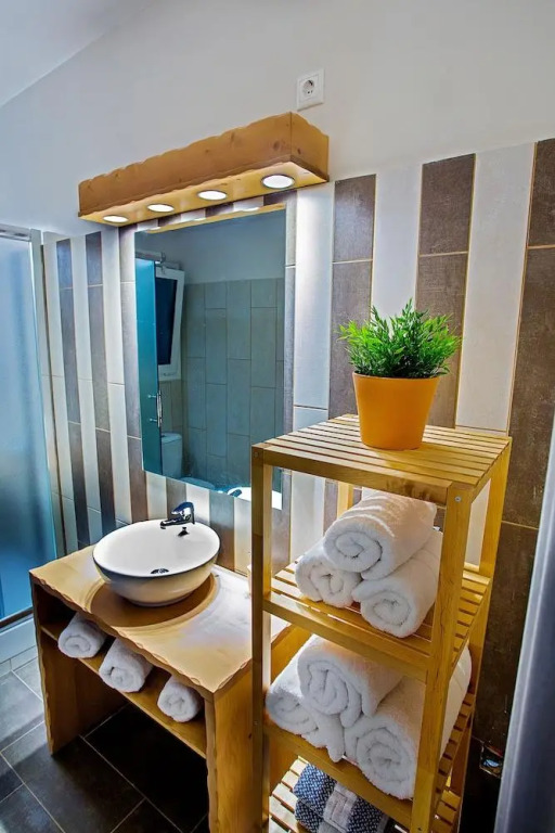 Emerald Suite