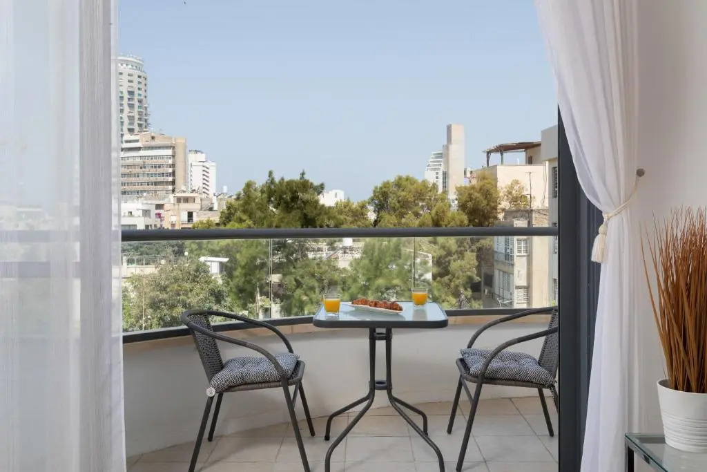 Bright 1BR in Pinsker by HolyGuest