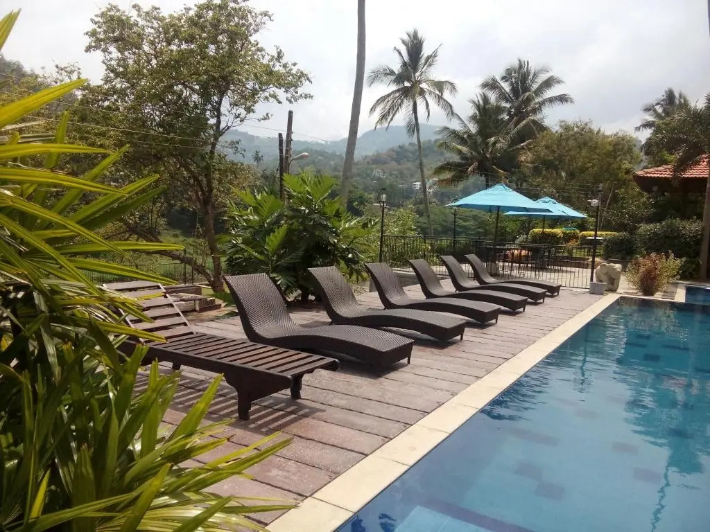 Serendip Stone Hotel and Bungalow