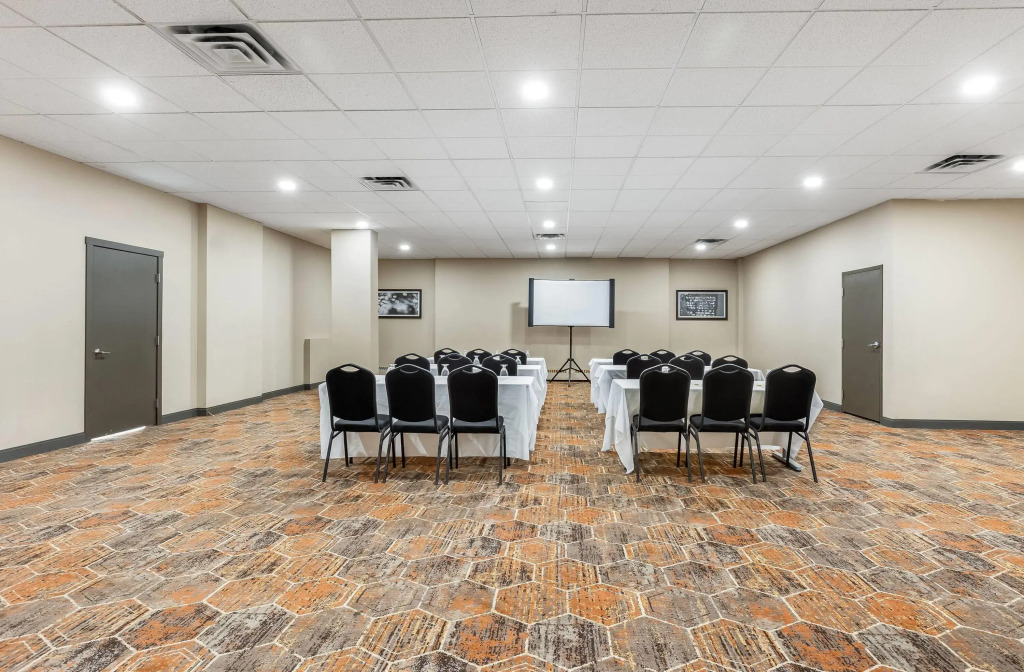 Days Inn by Wyndham Airdrie