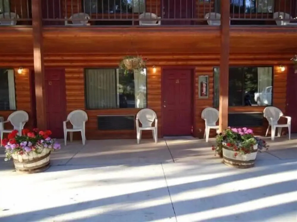 Austins Chuckwagon Motel