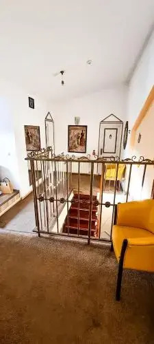 5 Stars High Hostel