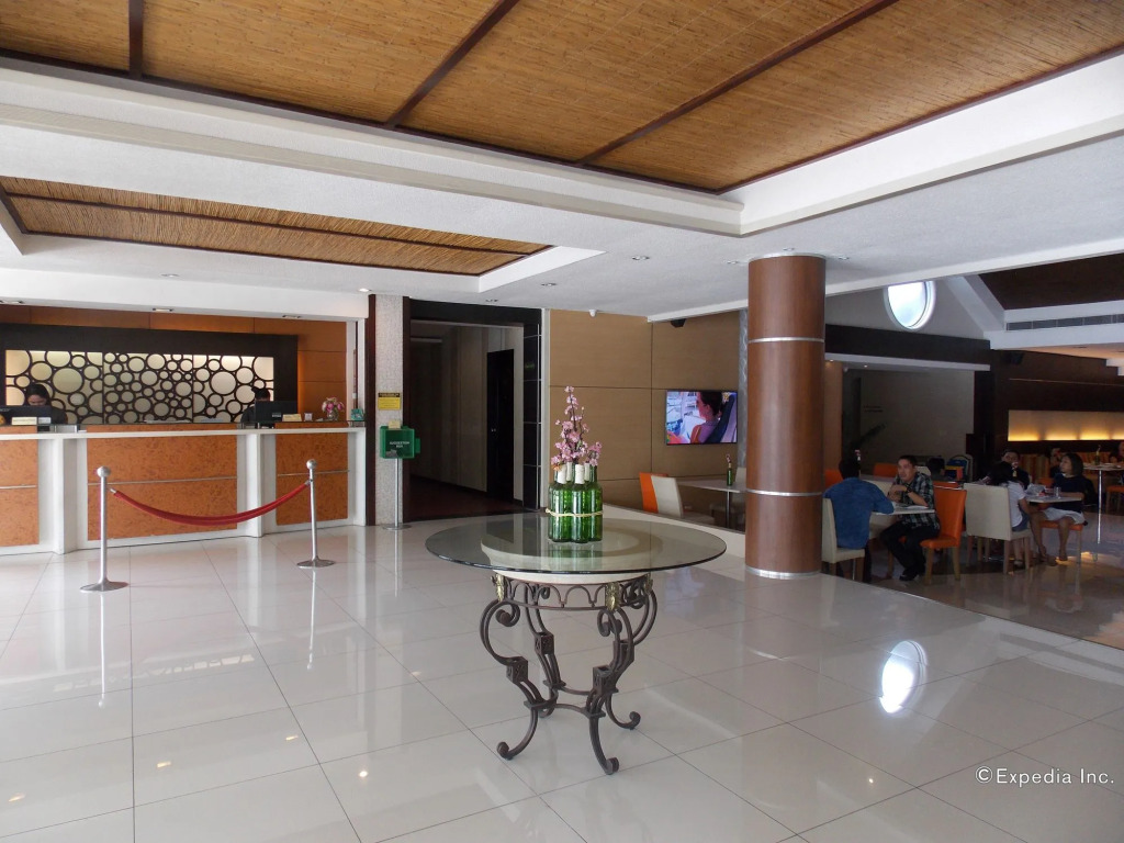 Circle Inn Hotel and Suites Bacolod