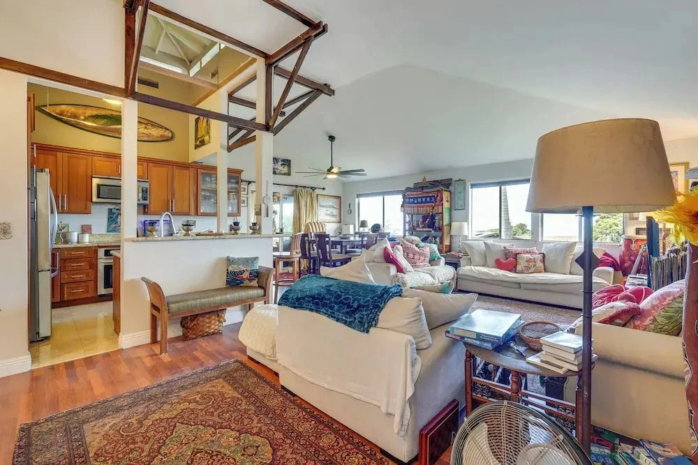 Lush Outdoor Space & Epic Views! Kailua-kona Home
