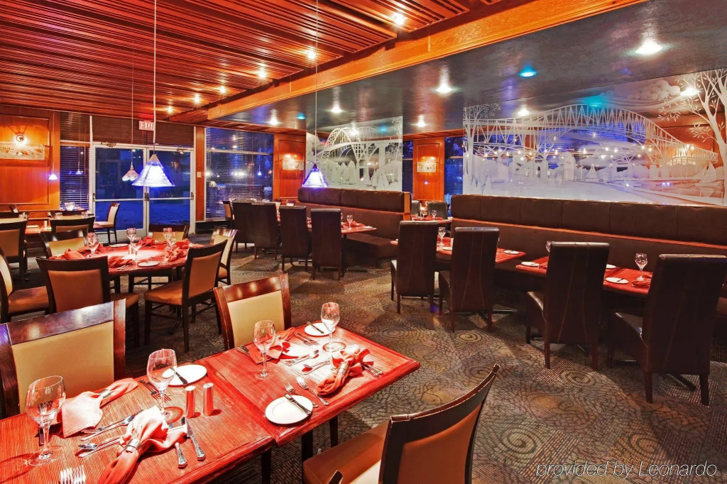 Four Points by Sheraton Point Edward Sarnia