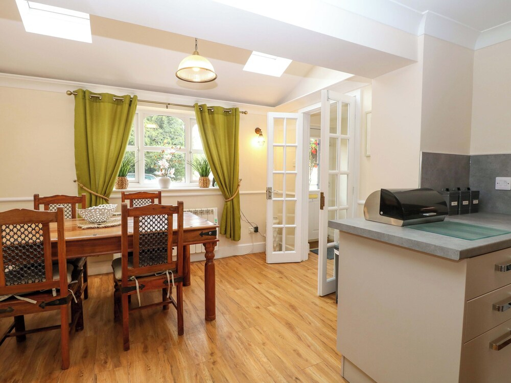 Honeysuckle Cottage