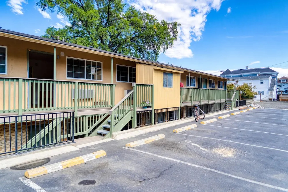 Budget Inn