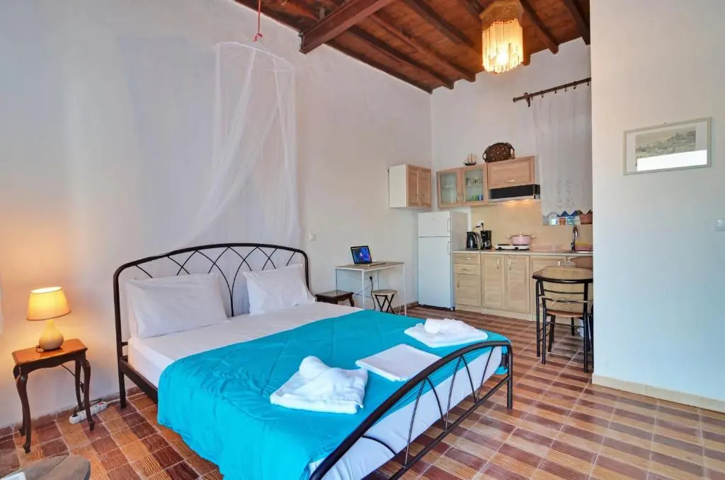 Persephone - Newly Renovated Cycladic Studio