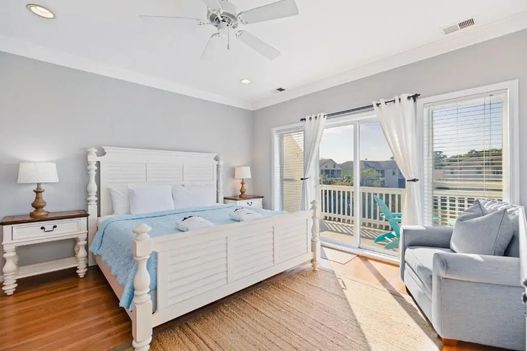 91 Waters Edge Folly Charm