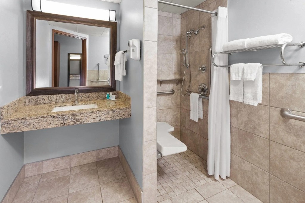 AmericInn by Wyndham Green Bay West