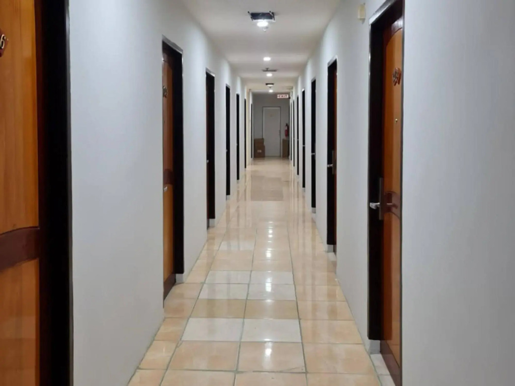 Reddoorz Plus Near Mall Nagoya Hill Batam 4