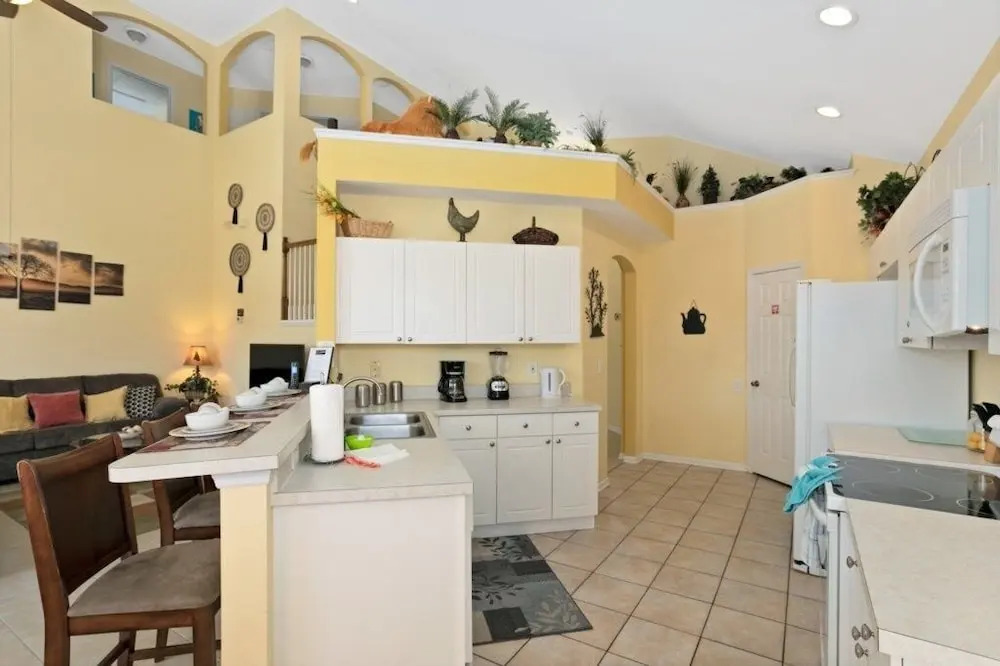 Fantastic Resort 5br House - South Facing Pool/spa 5 Bedroom Villa by RedAwning