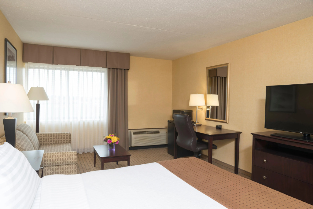 Holiday Inn Cleveland - South Independence by IHG