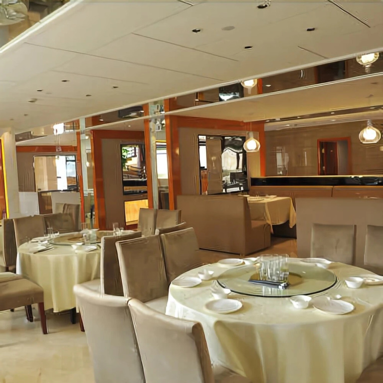 Huangcheng Crystal Hotel