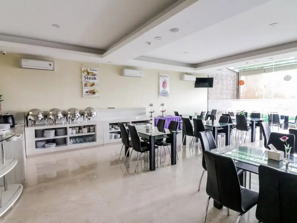 NIDA Rooms Racing Center Makassar