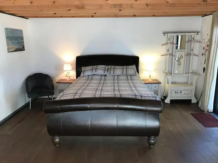 The Bolt Hole - Looe.