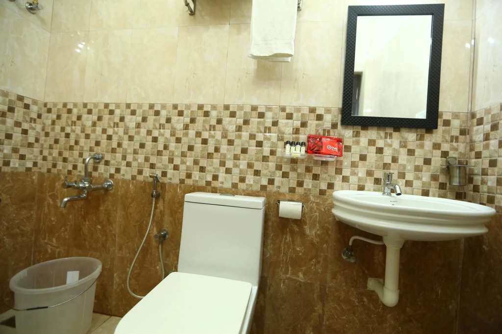 OYO Rooms Vadapalani AVM Studio