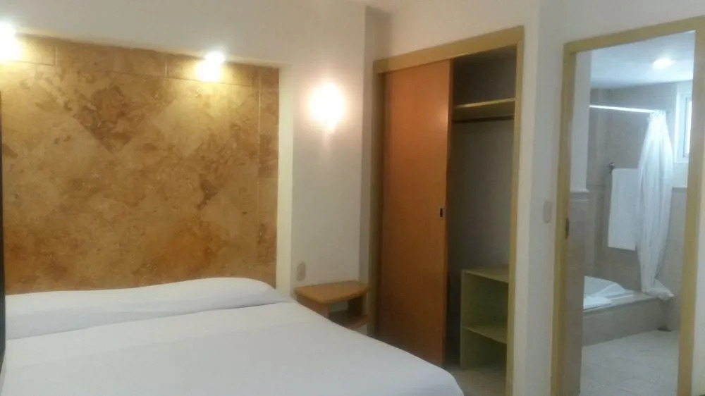 Angeles Suites & Hotel
