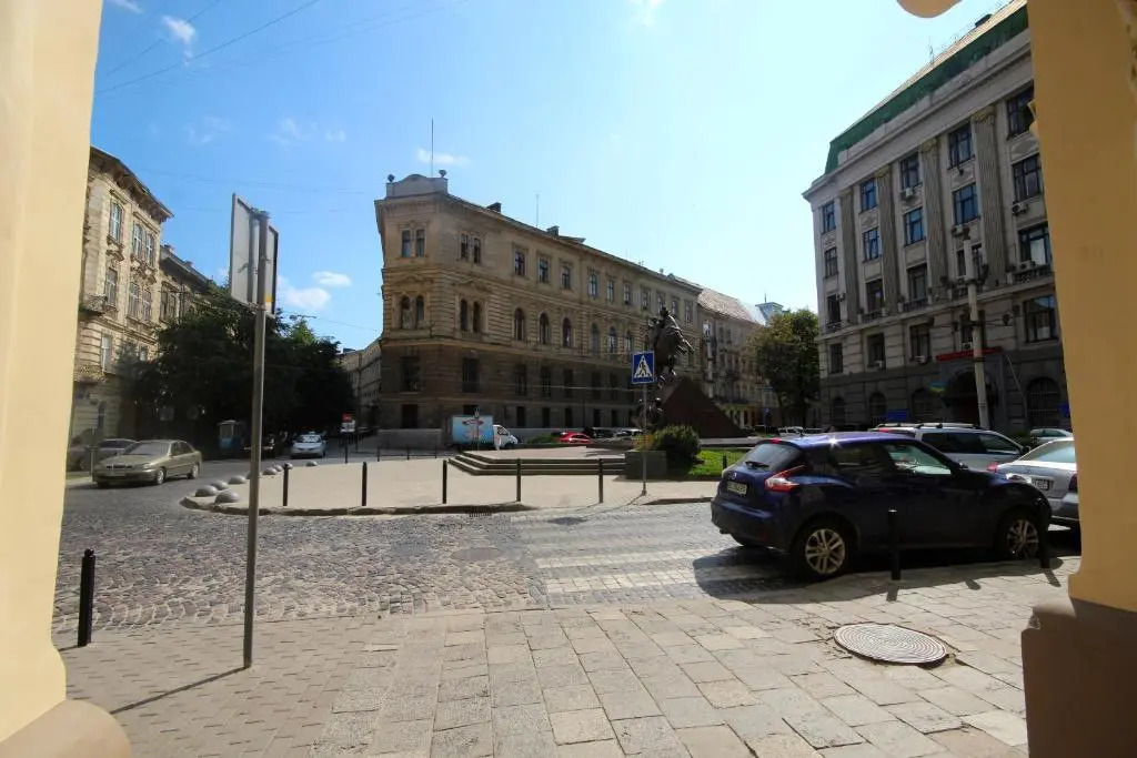 Romantic in Lviv 500m from Opera
