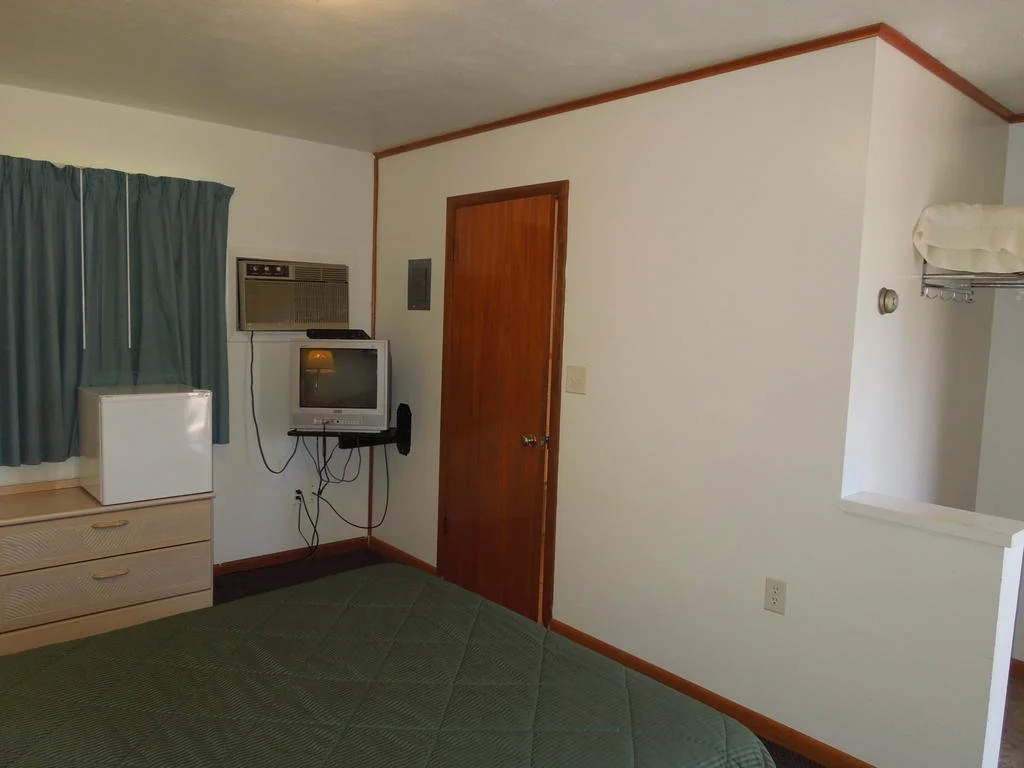Delux Inn