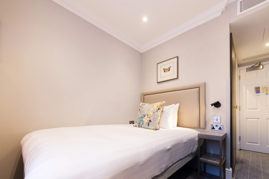 Byron Hotel