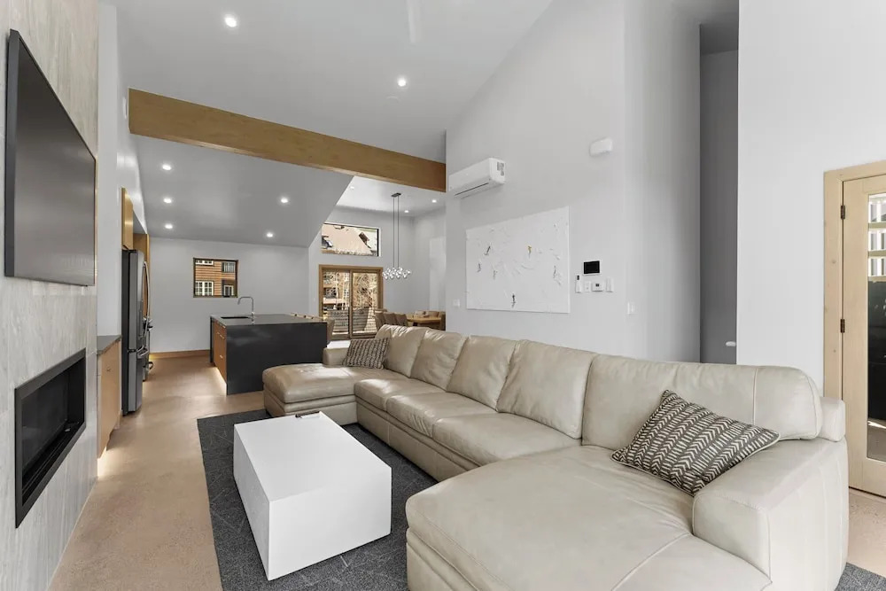 Ina's Way Townhomes, Unit A