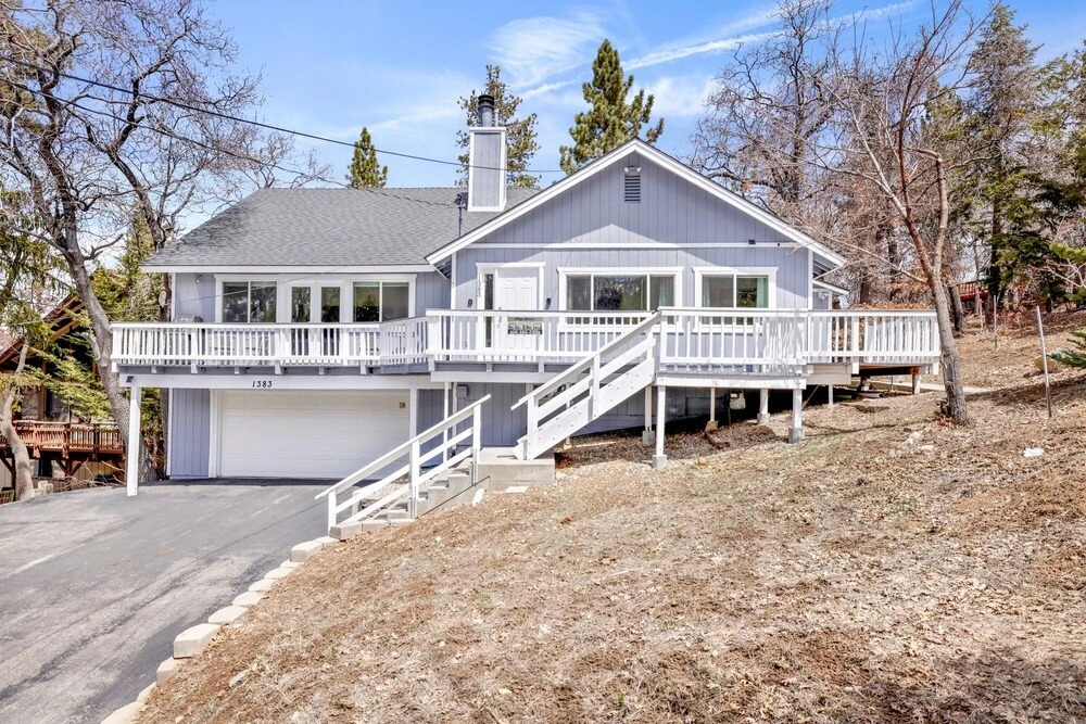2010-lassen Paradise 4 Bedroom Home by RedAwning
