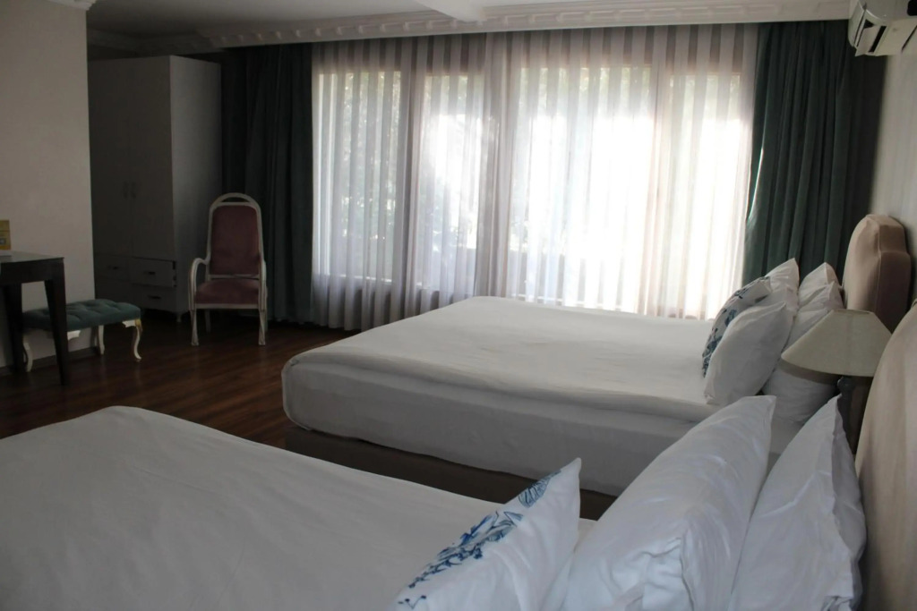Villa Blanche Hotel SPA & Garden Pool