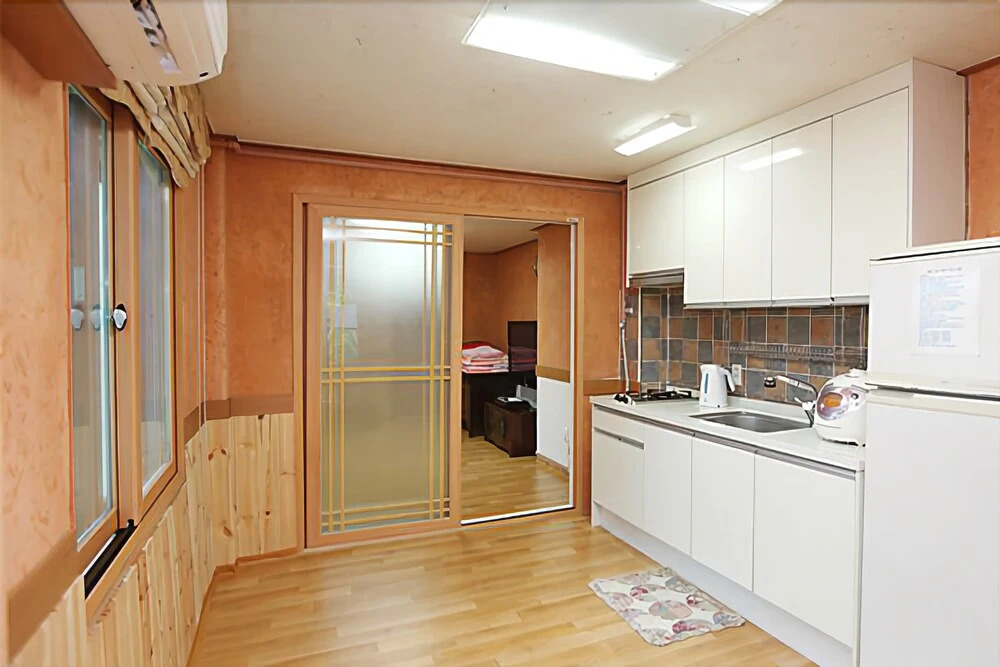 Hongcheon Giwajip View Pension