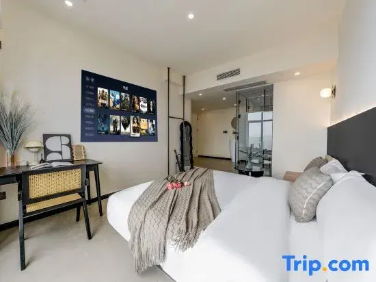 Today High-rise River View Homestay (Chongqing Jiefangbei Pedestrian Street Hong Ya Dong)