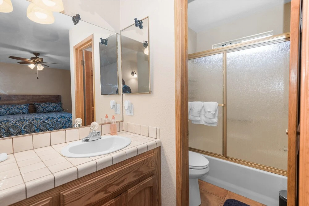 Peniche's Cabin -free Ski/snowboard Rental! -3br/2ba/foosball/wifi/smart Tvs/fenced Yard 3 Bedroom Home