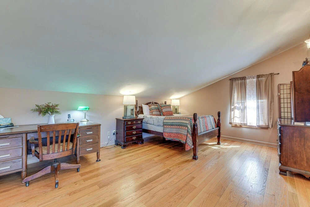 Peaceful Bryson City Cabin w/ Hot Tub & Deck!