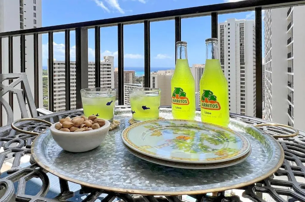 Waikiki Banyan #2608-T2