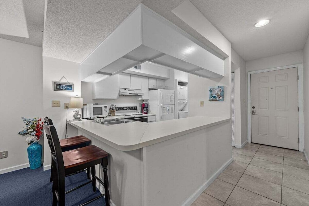 Heron Pointe C12