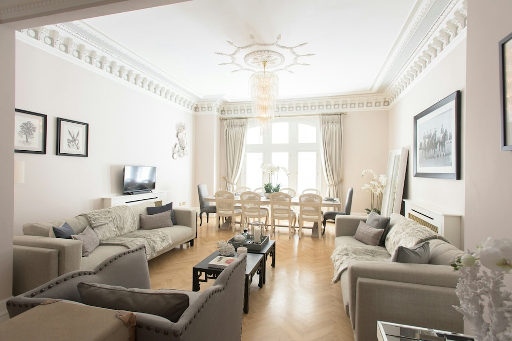 The Luxe Whitehall Duplex Apartment