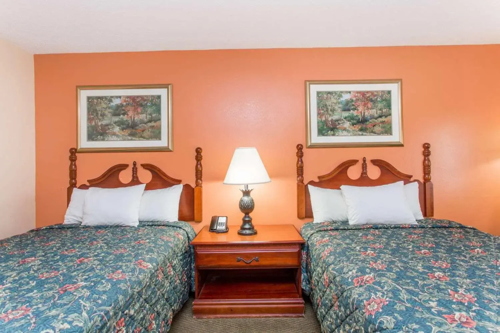 Knights Inn - Grenada MS
