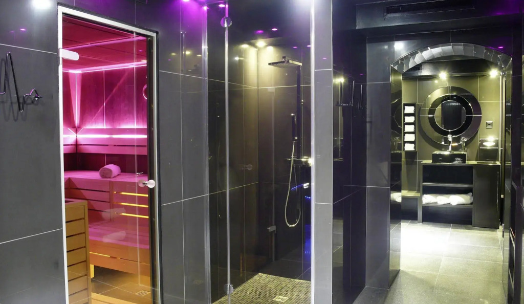 La Cour Des Augustins Boutique Gallery Design Hotel