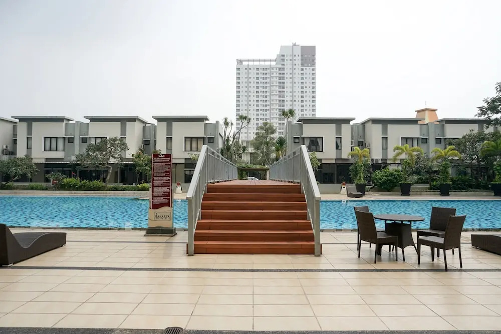Elegant Pool View 2br Cosmo Mansion Apartment