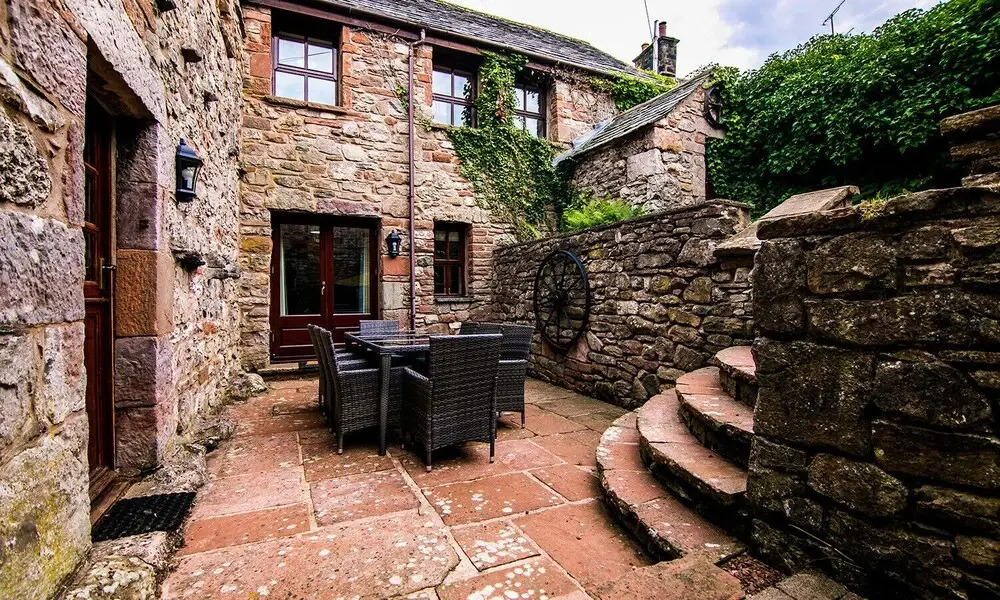 Waltons Close