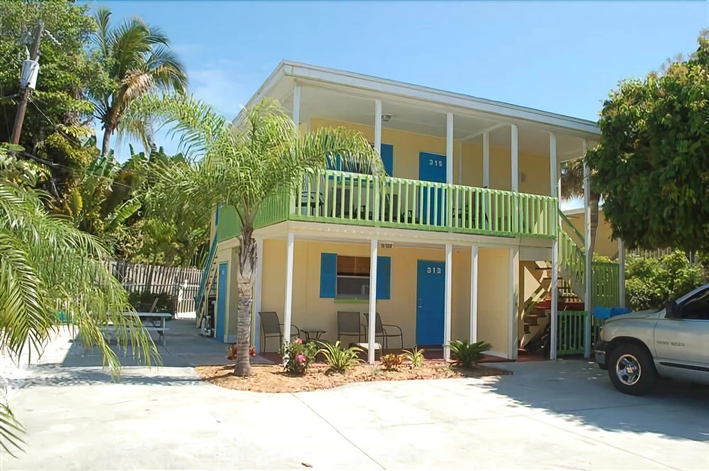 313 Canal Duplex 2 Bedrooms 2 Bathrooms Duplex