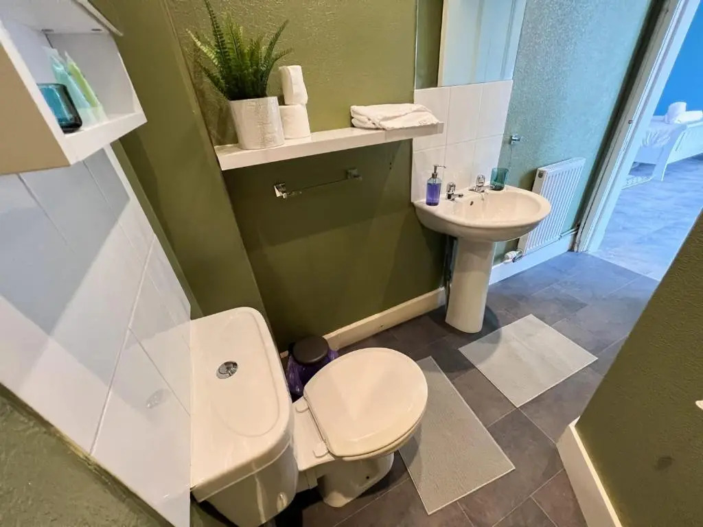 Glasgow West End Studio Apartment